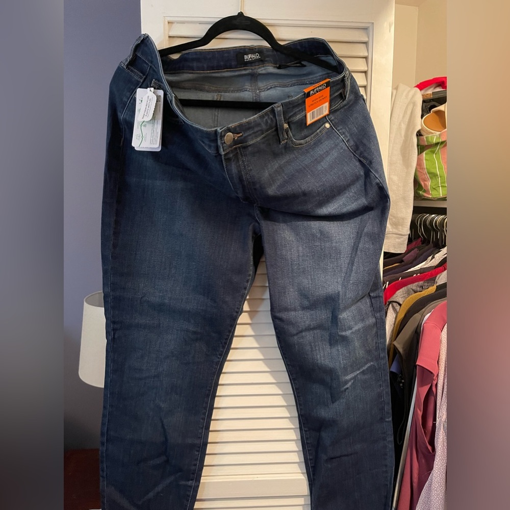 Buffalo dark wash skinny jeans. Stretch. New with tags!
